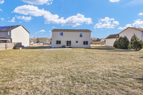 905 Bergamot Street Savoy IL 61874
