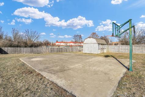 905 Bergamot Street Savoy IL 61874