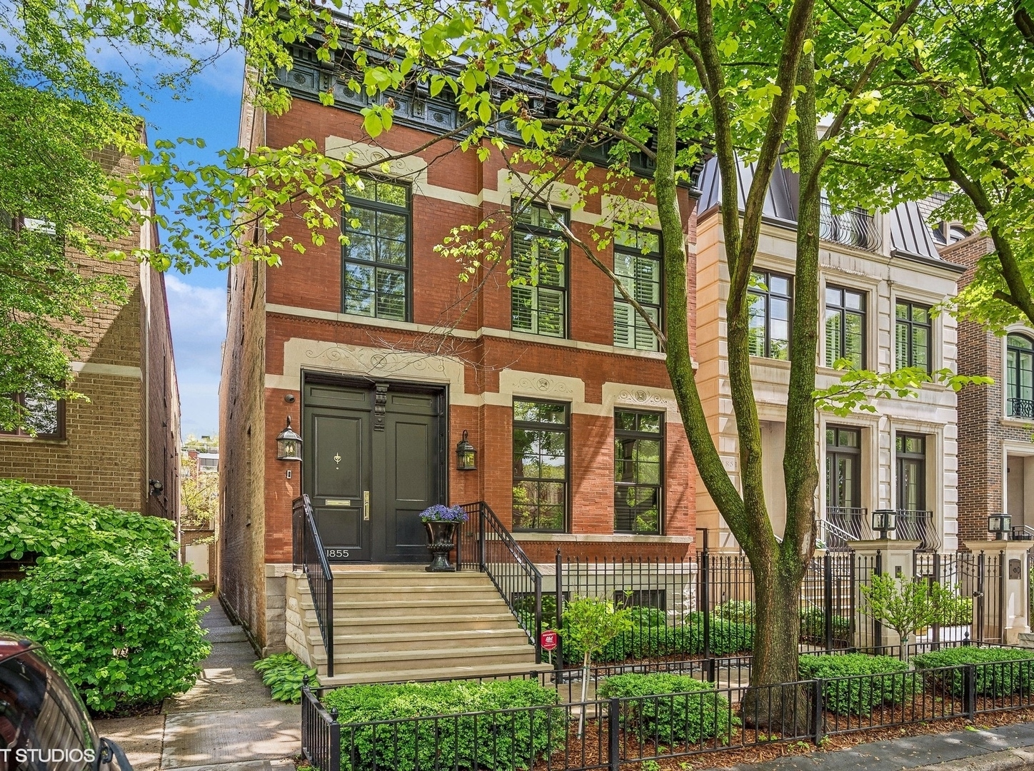 1855 North Dayton Street Chicago IL 60614