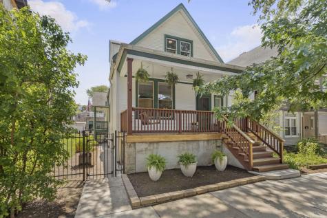 1819 West Cornelia Avenue Chicago IL 60657
