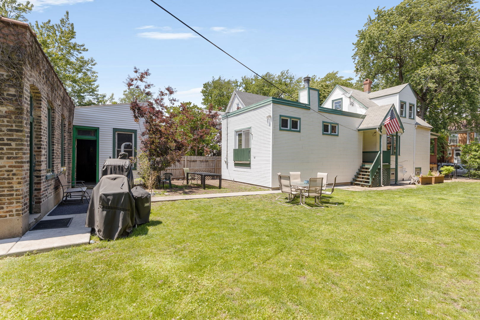 1819 West Cornelia Avenue Chicago IL 60657