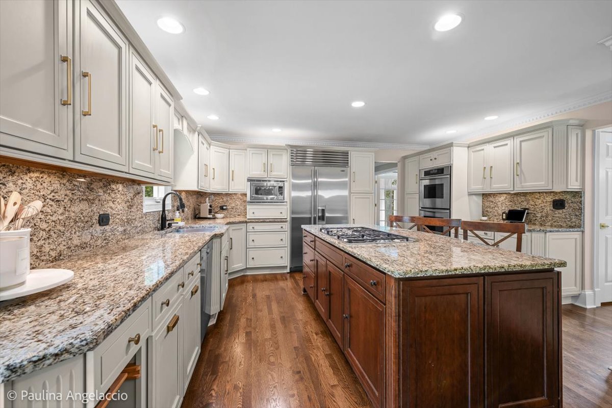 675 Oak Street Roselle IL 60172