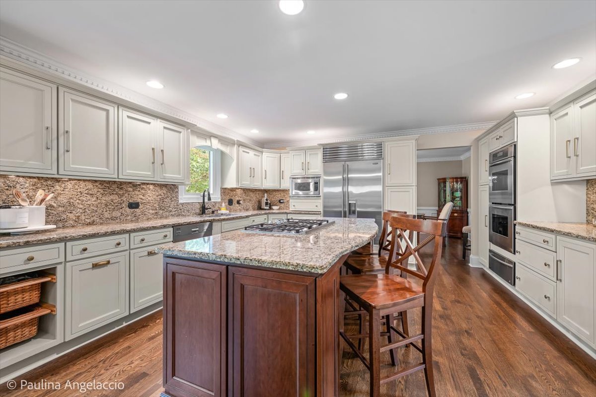675 Oak Street Roselle IL 60172