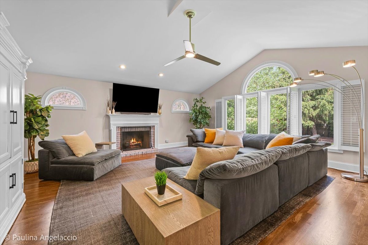 675 Oak Street Roselle IL 60172