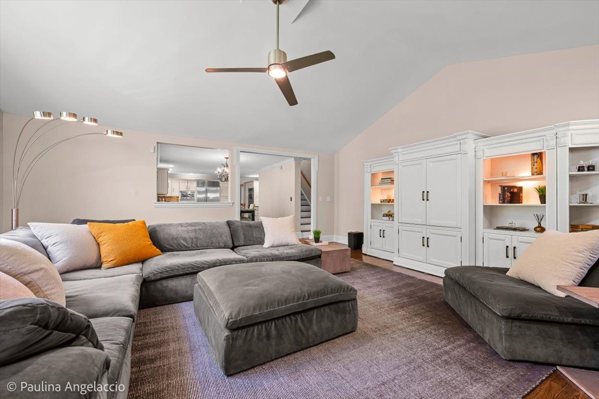 675 Oak Street Roselle IL 60172