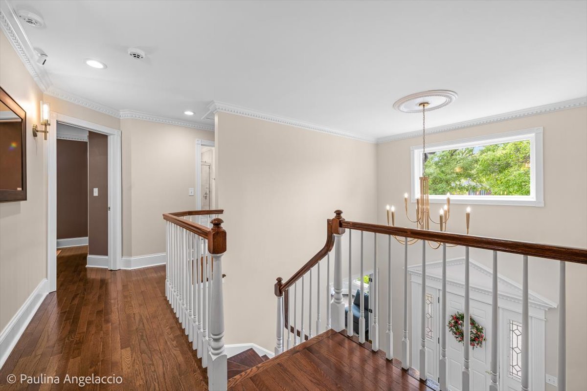 675 Oak Street Roselle IL 60172