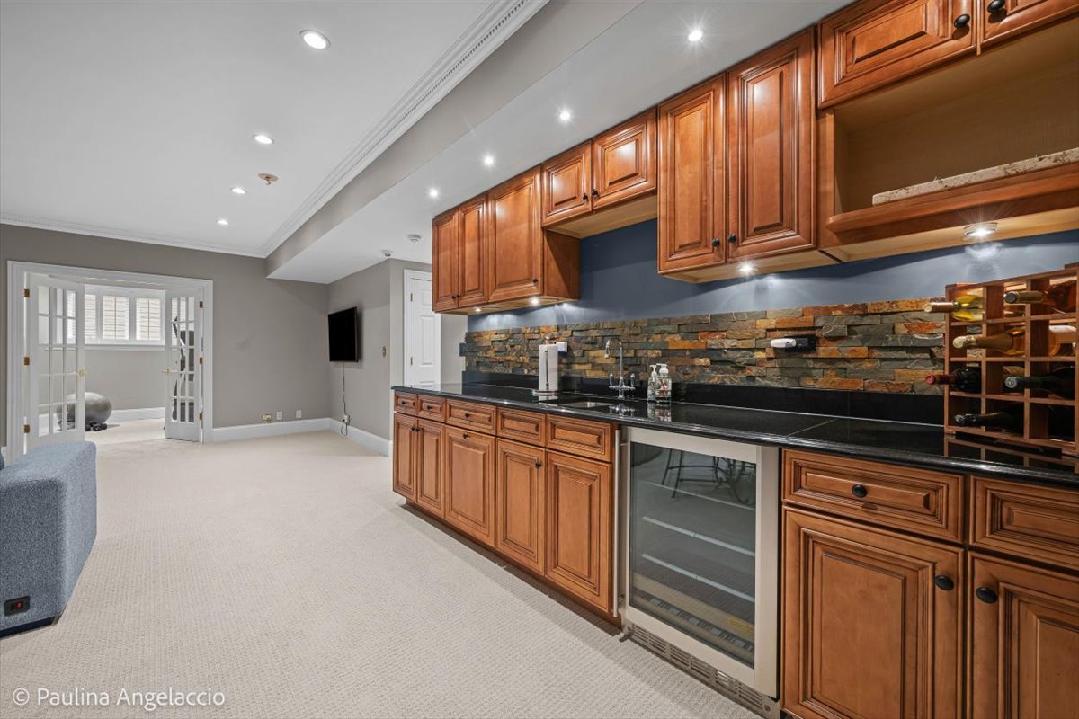 675 Oak Street Roselle IL 60172