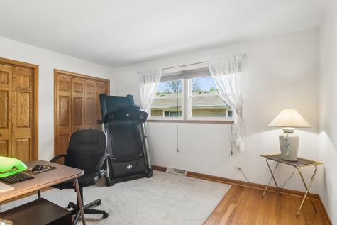 1600 East Linden Lane Mount Prospect IL 60056