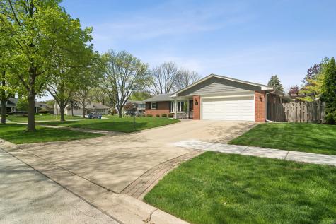 1600 East Linden Lane Mount Prospect IL 60056