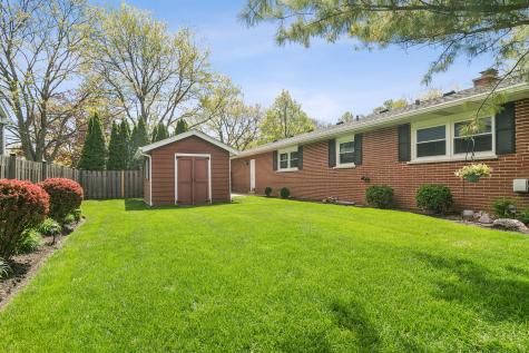 1600 East Linden Lane Mount Prospect IL 60056