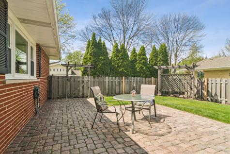 1600 East Linden Lane Mount Prospect IL 60056