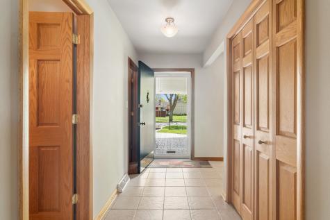 1600 East Linden Lane Mount Prospect IL 60056