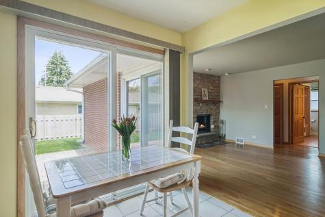 1600 East Linden Lane Mount Prospect IL 60056