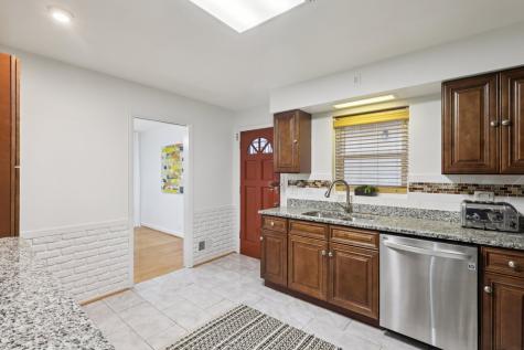 3836 West Estes Avenue Lincolnwood IL 60712