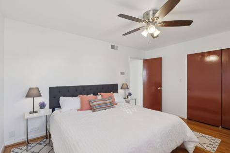 3836 West Estes Avenue Lincolnwood IL 60712