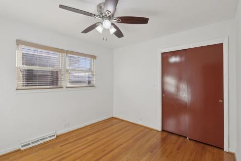 3836 West Estes Avenue Lincolnwood IL 60712