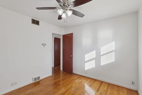 3836 West Estes Avenue Lincolnwood IL 60712