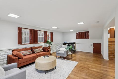 3836 West Estes Avenue Lincolnwood IL 60712