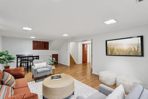 3836 West Estes Avenue Lincolnwood IL 60712