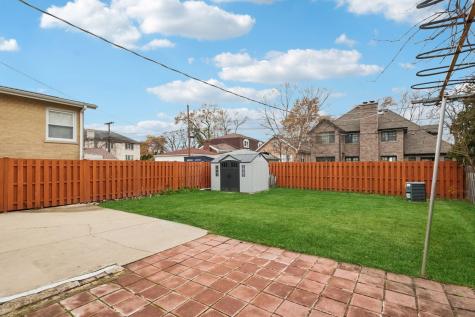 3836 West Estes Avenue Lincolnwood IL 60712