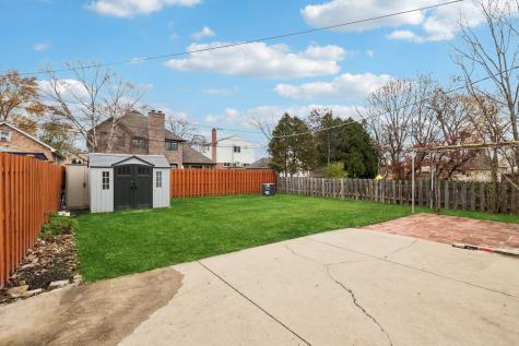 3836 West Estes Avenue Lincolnwood IL 60712