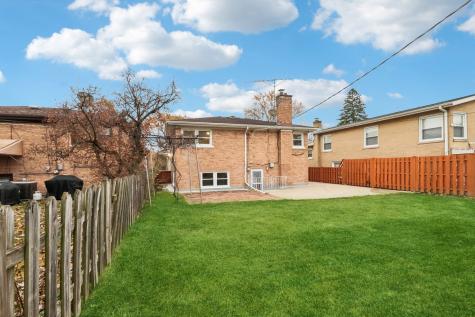 3836 West Estes Avenue Lincolnwood IL 60712