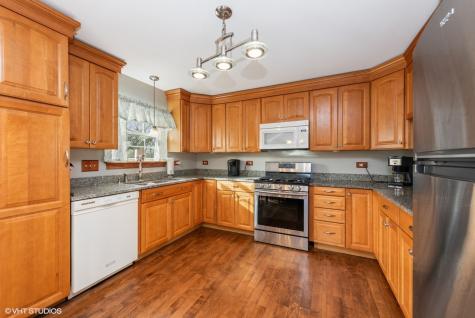 11061 Bayou Court Huntley IL 60142