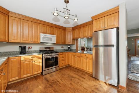 11061 Bayou Court Huntley IL 60142