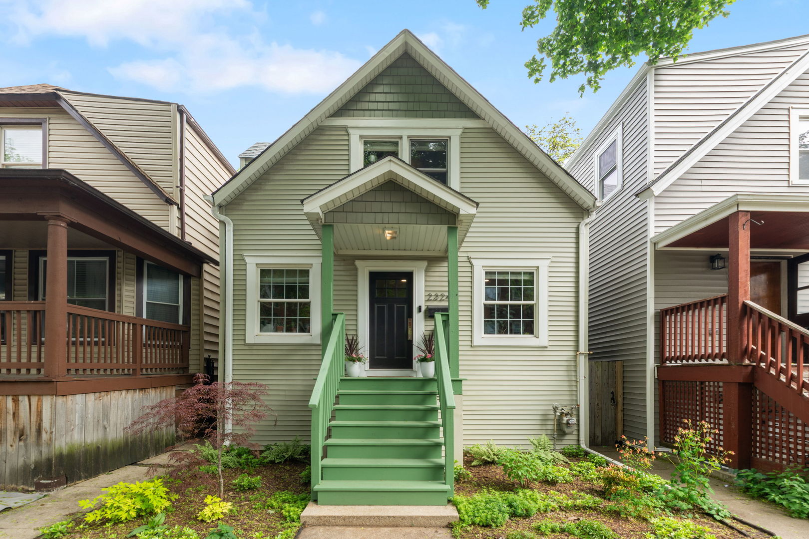 2324 West Eastwood Avenue Chicago IL 60625