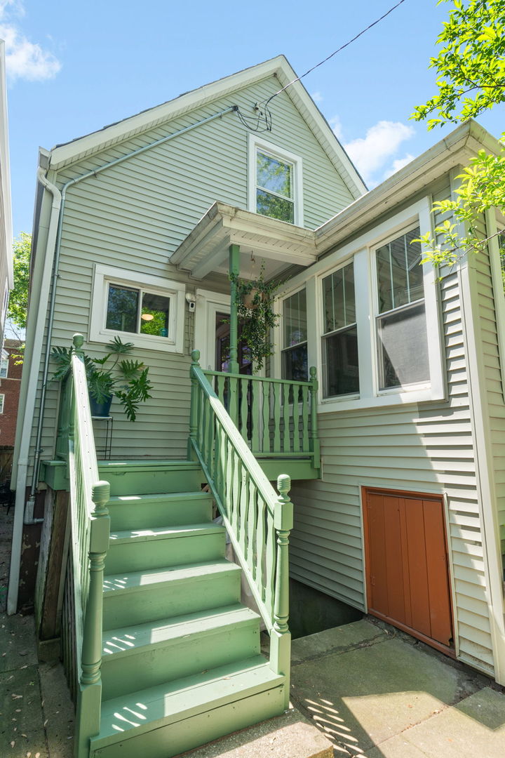 2324 West Eastwood Avenue Chicago IL 60625