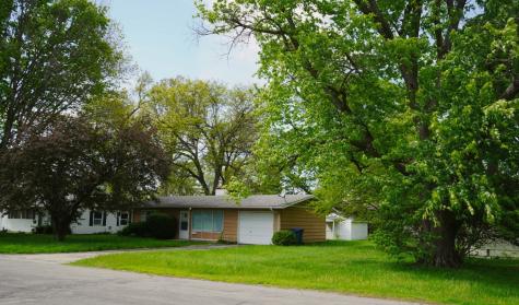 256 West Fleming Street Watseka IL 60970