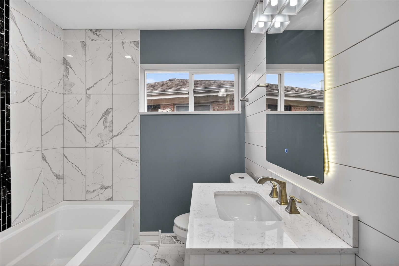 11038 South Eberhart Avenue Chicago IL 60628