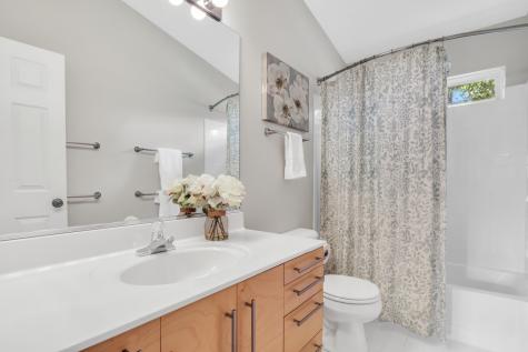 1211 Laurel Lane Gurnee IL 60031
