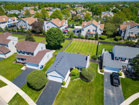 425 Hobart Drive South Elgin IL 60177