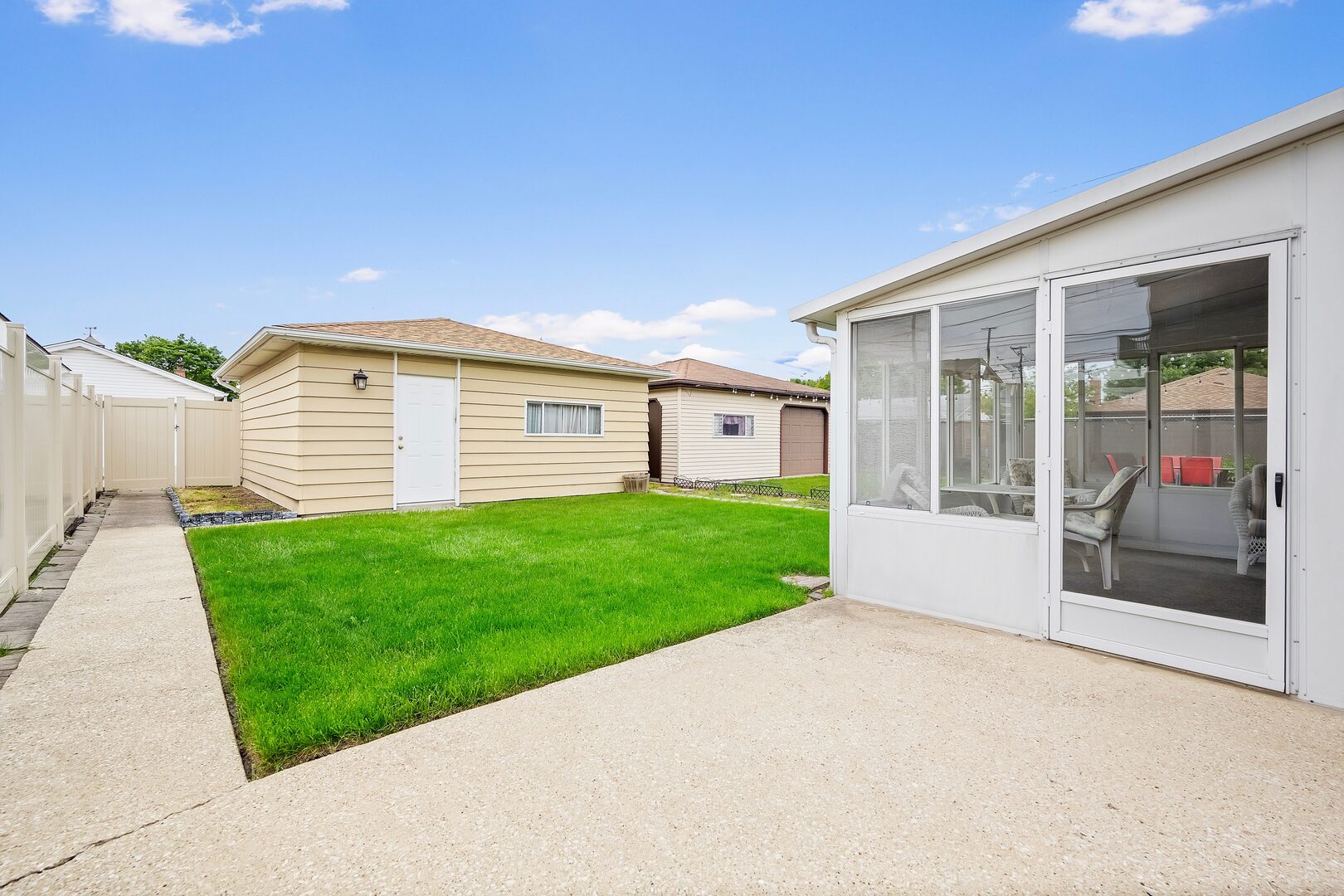 5918 South Mason Avenue Chicago IL 60638