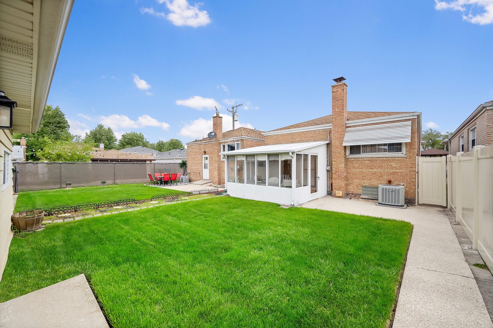 5918 South Mason Avenue Chicago IL 60638