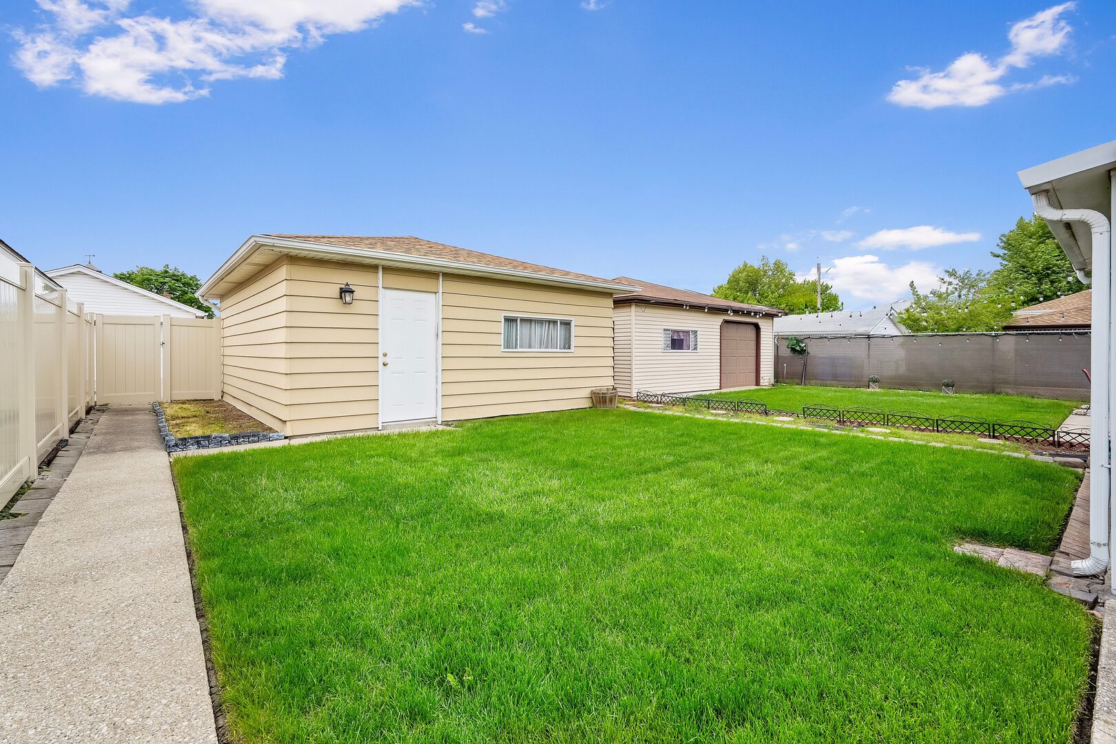 5918 South Mason Avenue Chicago IL 60638