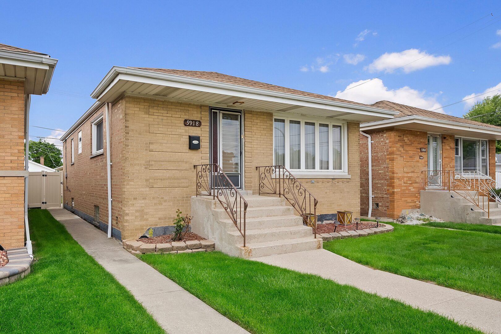 5918 South Mason Avenue Chicago IL 60638