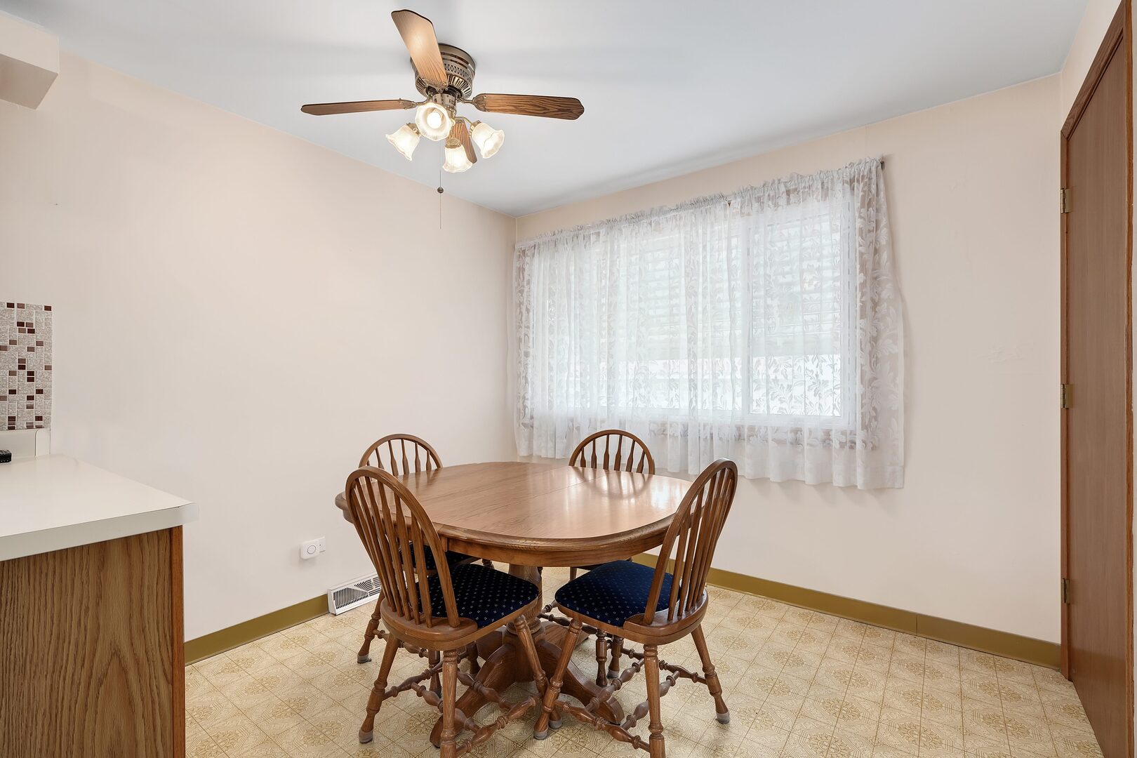 5918 South Mason Avenue Chicago IL 60638