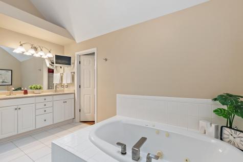 2212 Glouceston Lane Naperville IL 60564