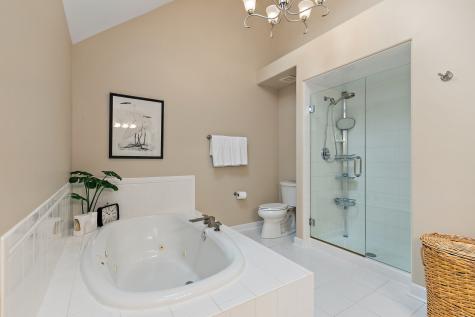 2212 Glouceston Lane Naperville IL 60564