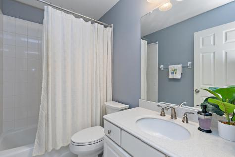 2212 Glouceston Lane Naperville IL 60564