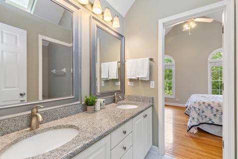 2212 Glouceston Lane Naperville IL 60564