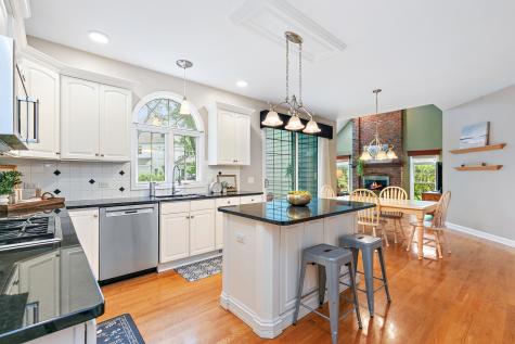 2212 Glouceston Lane Naperville IL 60564