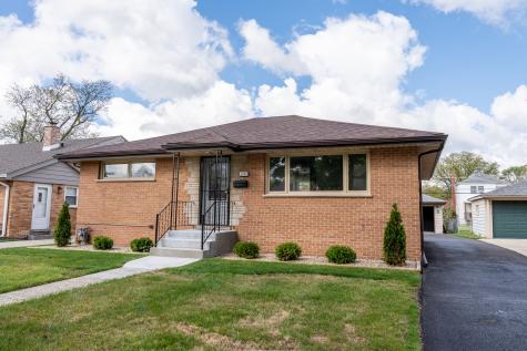 2234 South 18th Avenue Broadview IL 60155