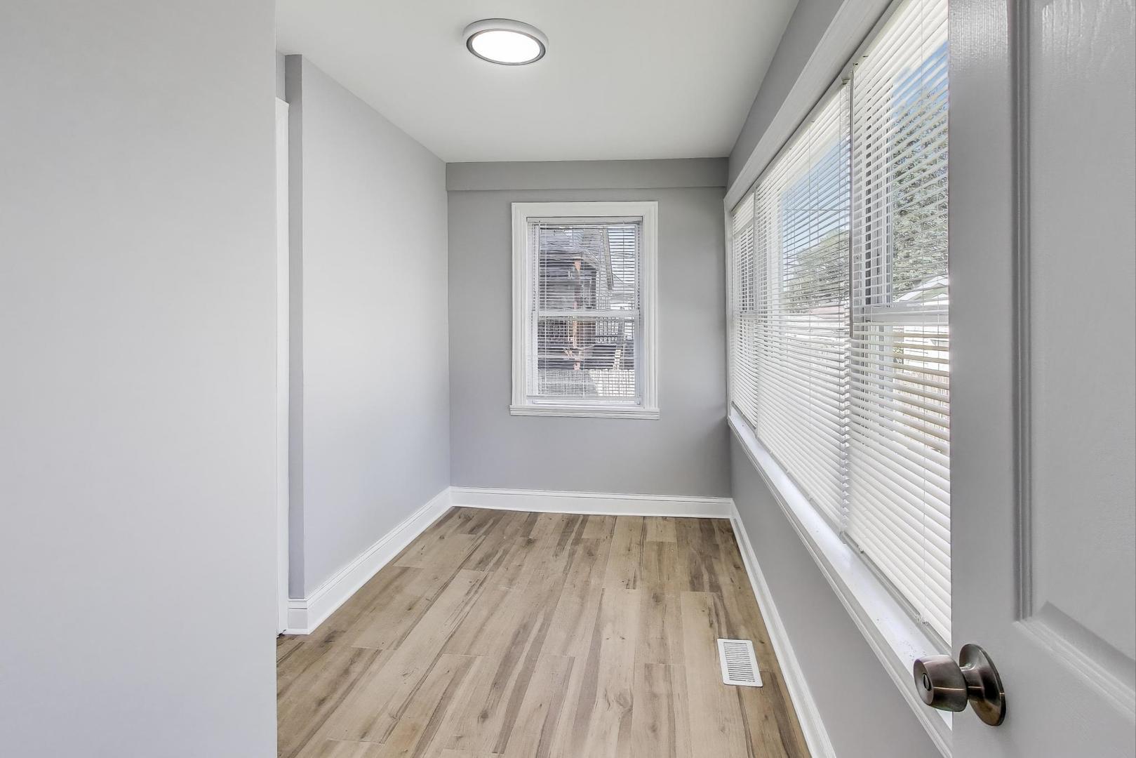 5828 West Iowa Street Chicago IL 60651