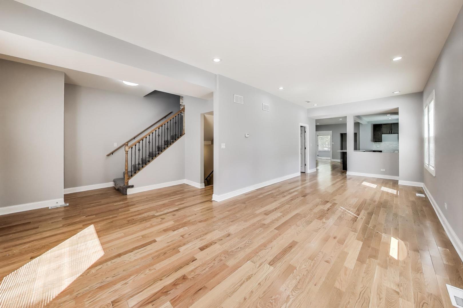 5828 West Iowa Street Chicago IL 60651