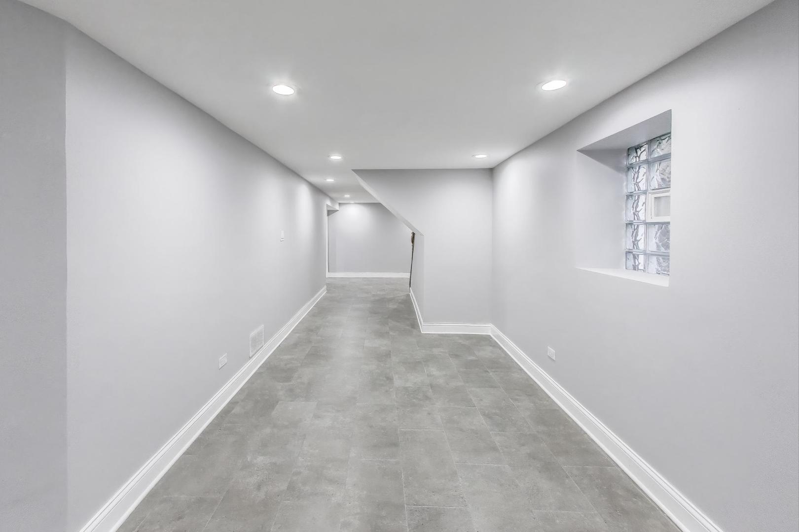 5828 West Iowa Street Chicago IL 60651