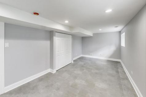5828 West Iowa Street Chicago IL 60651