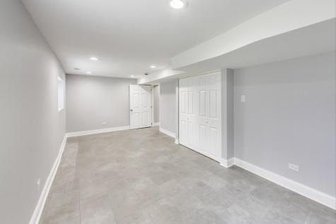 5828 West Iowa Street Chicago IL 60651